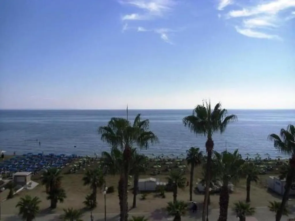 Sunorama Beach Apartment Larnaka